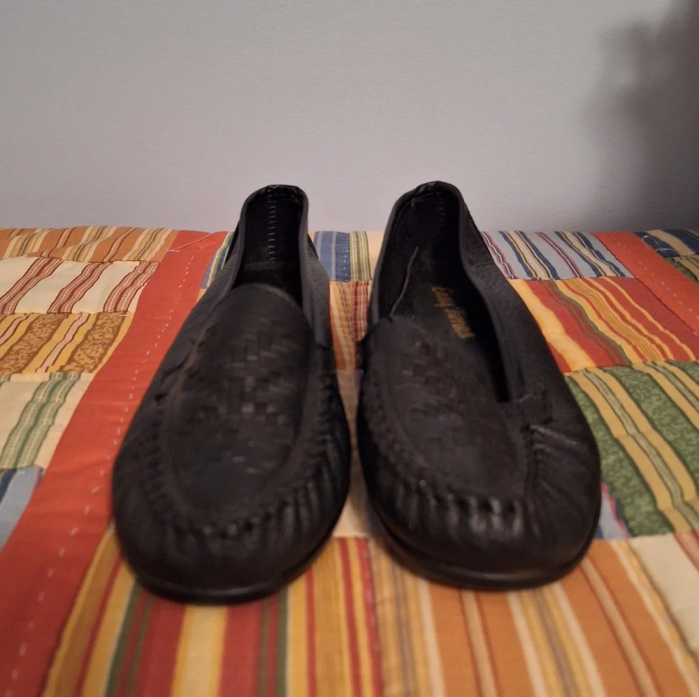 SAS Easy Times Women's Black Leather Slip-on Flats Size 8.5
